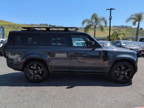 Carpathian Grey 2023 Land Rover Defender SE