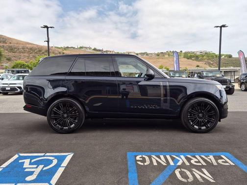 Constellation Blue In Gloss Finish 2025 Land Rover Range Rover P530 SE