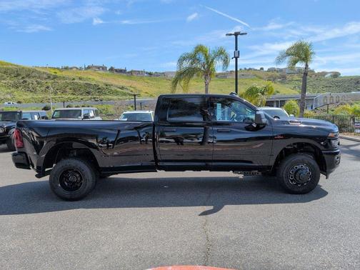 Diamond Black 2026 RAM 3500 Big Horn