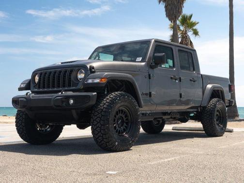 Granite Crystal Clearcoat Metallic 2026 Jeep Gladiator Sport