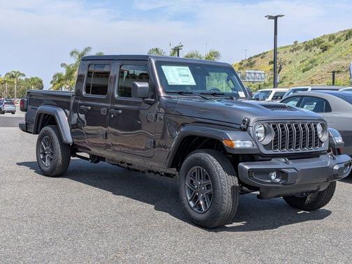 Granite Crystal Clearcoat Metallic 2026 Jeep Gladiator Sport