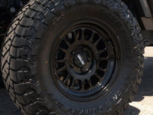 Granite Crystal Clearcoat Metallic 2026 Jeep Gladiator Sport