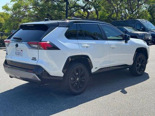 Wind Chill Pearl / Midnight Black Metallic 2023 Toyota RAV4 Hybrid XSE