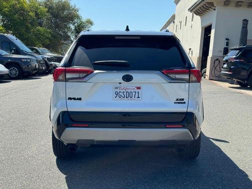 Wind Chill Pearl / Midnight Black Metallic 2023 Toyota RAV4 Hybrid XSE