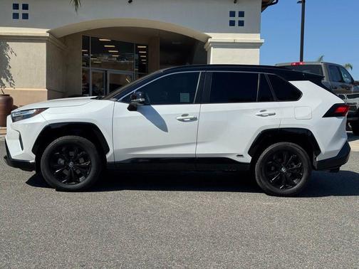 Wind Chill Pearl / Midnight Black Metallic 2023 Toyota RAV4 Hybrid XSE