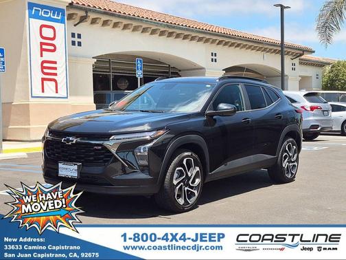 Mosaic Black Metallic 2026 Chevrolet Trax 2RS