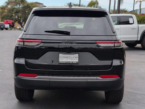 Diamond Black 2026 Jeep Grand Cherokee Limited