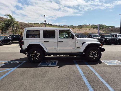 Bright White Clearcoat 2027 Jeep Wrangler Sahara