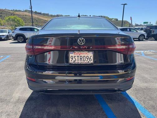 Deep Black Pearl Effect 2025 Volkswagen Jetta 1.5T SE