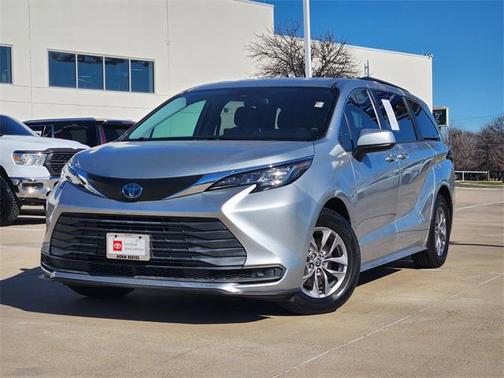 2021 Toyota Sienna LE