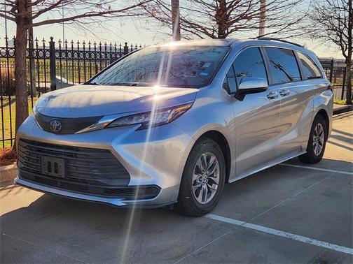 2021 Toyota Sienna LE