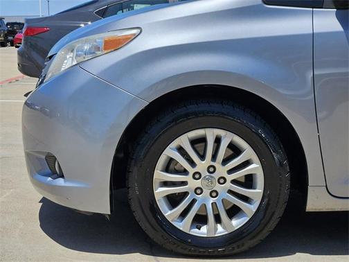 2017 Toyota Sienna XLE