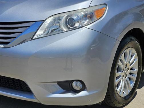 2017 Toyota Sienna XLE
