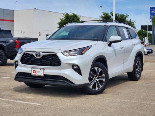 Wind Chill Pearl 2024 Toyota Highlander XLE