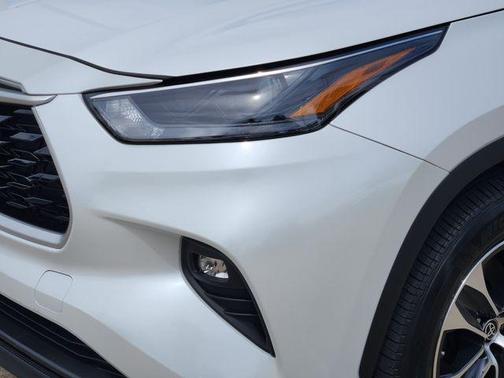 Wind Chill Pearl 2024 Toyota Highlander XLE