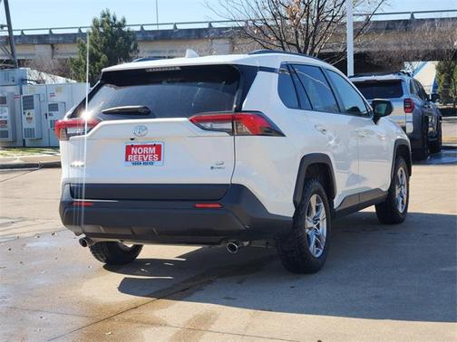 2025 Toyota RAV4 Hybrid LE