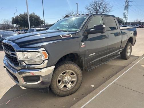 2019 RAM 2500 Tradesman Crew Cab 4x4 6'4' Box