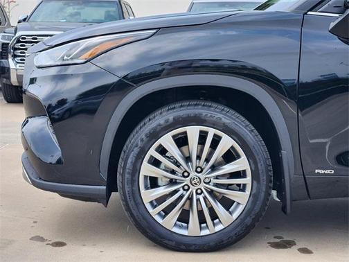 2025 Toyota Highlander Hybrid Platinum