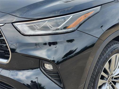 2025 Toyota Highlander Hybrid Platinum
