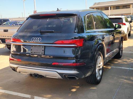 Mythos Black Metallic 2025 Audi Q7 55 Premium Plus