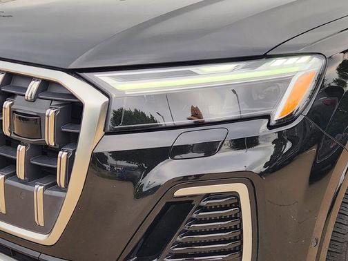Mythos Black Metallic 2025 Audi Q7 55 Premium Plus