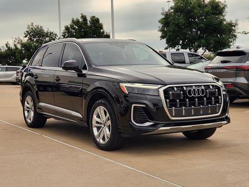 Mythos Black Metallic 2025 Audi Q7 55 Premium Plus