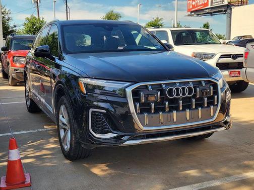 Mythos Black Metallic 2025 Audi Q7 55 Premium Plus