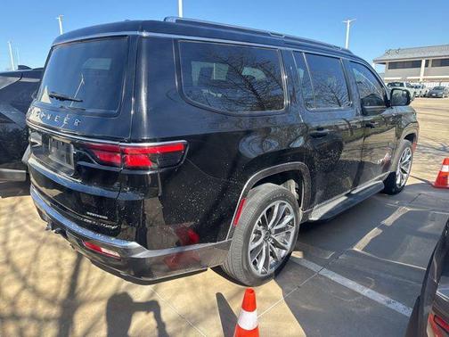 2022 Jeep Wagoneer Series II 4x2