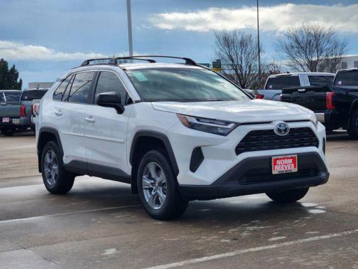 2025 Toyota RAV4 Hybrid LE