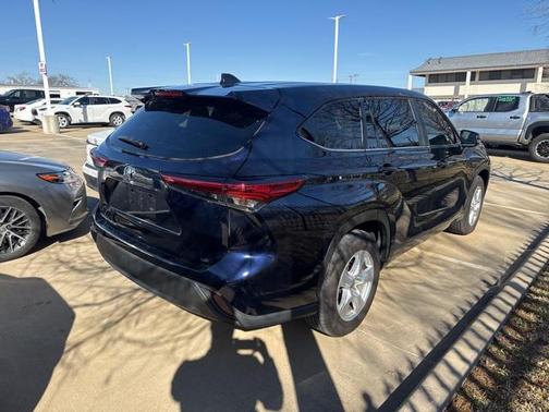 2023 Toyota Highlander LE