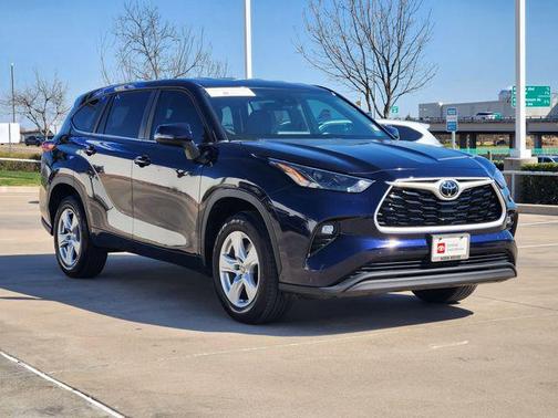 2023 Toyota Highlander LE