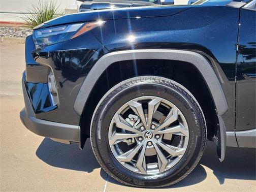 2025 Toyota RAV4 Hybrid XLE Premium