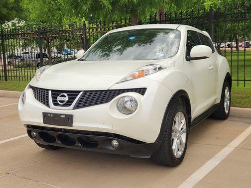 White Pearl 2011 Nissan Juke SL