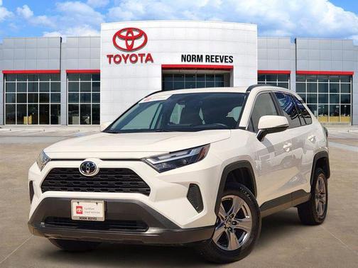 Ice Cap 2025 Toyota RAV4 XLE