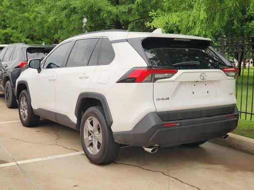 Ice Cap 2025 Toyota RAV4 XLE