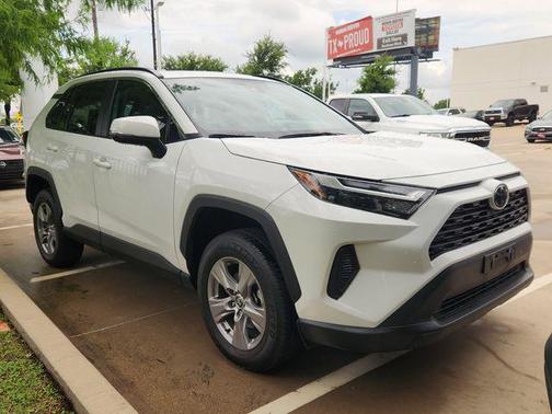 Ice Cap 2025 Toyota RAV4 XLE