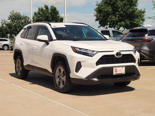 Ice Cap 2025 Toyota RAV4 XLE