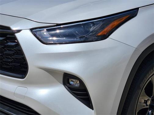 2025 Toyota Highlander Hybrid XLE