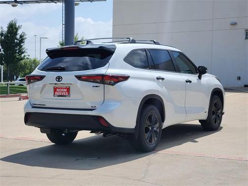 2025 Toyota Highlander Hybrid XLE