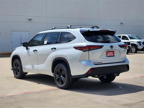 2025 Toyota Highlander Hybrid XLE