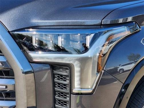 2025 Toyota Tundra Hybrid Platinum