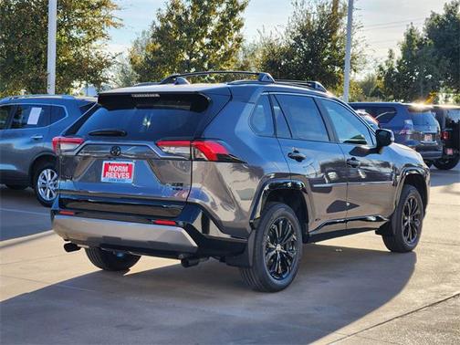 2025 Toyota RAV4 Hybrid SE