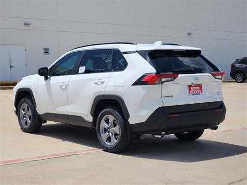2025 Toyota RAV4 Hybrid LE