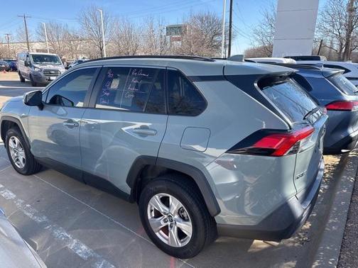 2020 Toyota RAV4 XLE