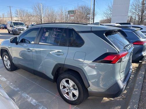 2020 Toyota RAV4 XLE