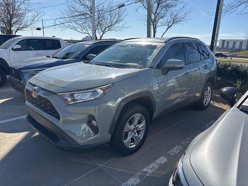 2020 Toyota RAV4 XLE