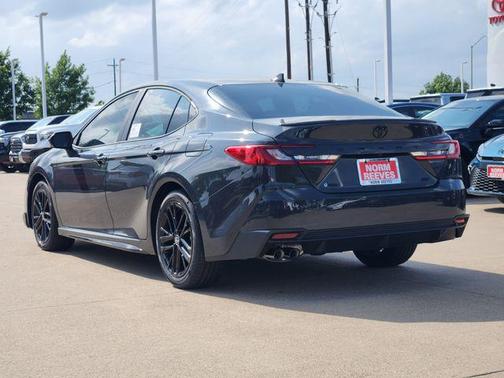 Underground 2026 Toyota Camry SE