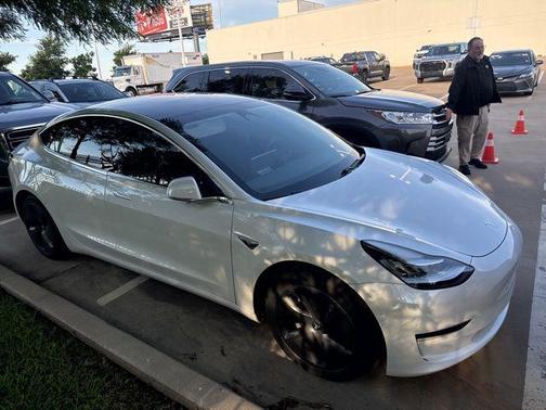 Pearl White Multi-Coat 2020 Tesla Model 3 Standard Range Plus