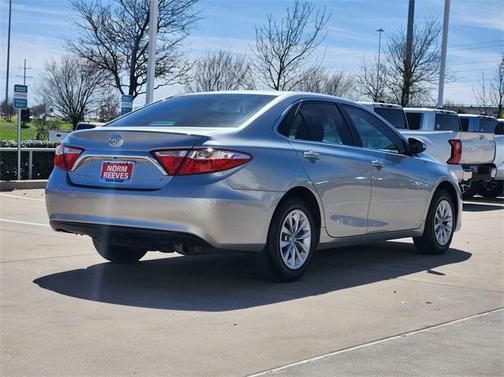 2017 Toyota Camry LE