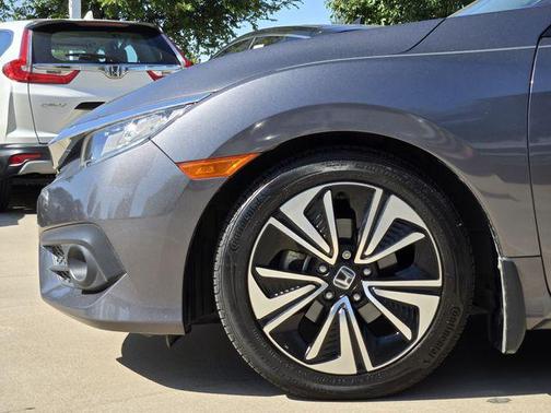 Polished Metal Metallic 2018 Honda Civic EX-T